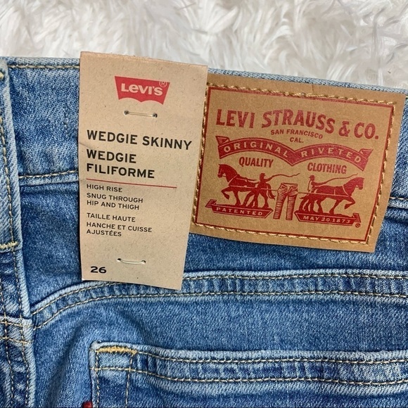 Levi’s Wedgie Skinny High Rise jeans - Picture 7 of 9